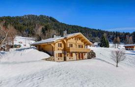 Spacious chalet with a sauna and a swimming pool, La Clusaz, France for 4,700 € per week