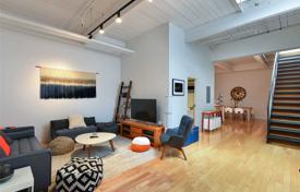 Apartment – Carlaw Avenue, Toronto, Ontario,  Canada for C$962,000