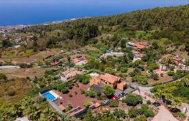Two-storey villa with a pool, a garden and beautiful views in Icod de los Vinos, Tenerife, Spain for 790,000 €