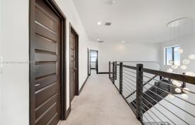 Townhome – West End, Miami, Florida,  USA for $950,000