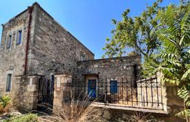 Two-storey stone house with terrace and barbecue area, in a quiet area, Petrokefali, Crete, Greece for 140,000 €
