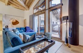 Flat with balcony and mountain view, Morzine, France for 1,088,000 €