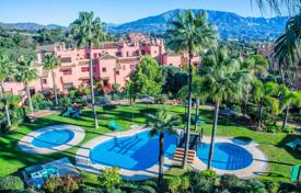 Duplex penthouse in a complex with a gym, swimming pool and spa, East Marbella, Spain for 495,000 €