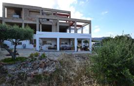 Large property with fabulous sea views on town edge for 400,000 €
