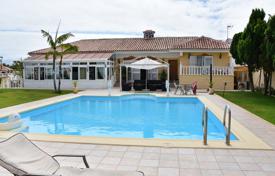 Magnificent villa with a pool, a jacuzzi and a tennis court in Puerto de la Cruz, Tenerife, Spain for 1,075,000 €