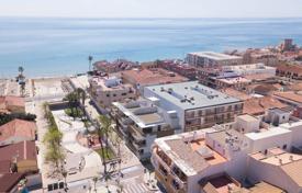 Three-bedroom apartment near the sea in Pueblo Latino, Alicante, Spain for 230,000 €