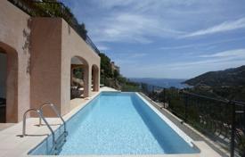 Sea view villa with a swimming pool and a garden at 500 meters from the beach, Teul sur Mer, France for 7,300 € per week