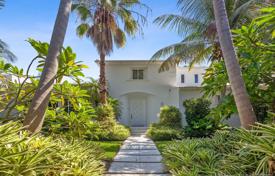 Cozy villa with a garden, a backyard, a swimming pool, a summer kitchen, a sitting area, a terrace and a garage, Miami Beach, USA for $4,900,000