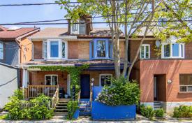 Terraced house – Pape Avenue, Toronto, Ontario,  Canada for C$1,152,000