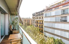 Apartment with a guaranteed income of 4% in Eixample, Barcelona, Spain for 800,000 €