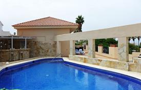 Modern renovated villa with a swimming pool, a garden and a terrace at 800 meters from the beach, San Eugenio, Tenerife, Spain for 3,500 € per week