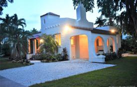 Spacious cottage with a garden, a recreation area and a parking, Coral Gables, USA for $799,000