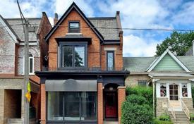 Townhome – Pape Avenue, Toronto, Ontario,  Canada for C$2,218,000