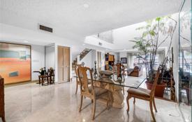 Townhome – Sunny Isles Beach, Florida, USA for $2,100,000