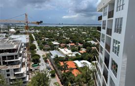 Condo – Pine Tree Drive, Miami Beach, Florida,  USA for $575,000