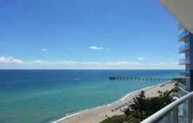 Furnished flat with ocean views in a residence on the first line of the beach, Sunny Isles Beach, USA for $980,000