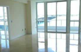 Spacious flat with ocean views in a residence on the first line of the beach, Miami Beach, Miami, USA for $1,246,000