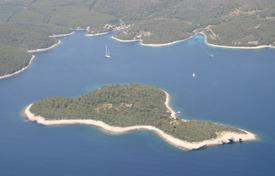 Land for construction on the first line of the sea near the island of Korcula, Croatia for 1,050,000 €