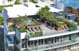 Designer furnished penthouse with a garden and a rooftop jacuzzi in Miami Beach, Florida, USA for $5,950,000