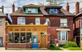 Terraced house – Dundas Street West, Toronto, Ontario,  Canada for C$2,180,000