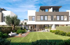 Semi Detached Villa for sale in Atalaya, Estepona for 612,000 €