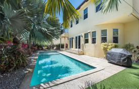 Comfortable villa with a plot, a swimming pool, a garage and a balcony, Miami Beach, USA for $2,450,000