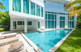 Modern villa with a garden, a backyard, a pool, a relaxation area, a terrace and a garage, Golden Beach, USA for $4,995,000
