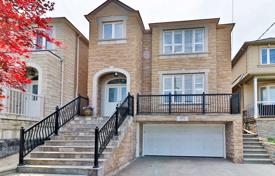 Townhome – Scarlett Road, Toronto, Ontario,  Canada for C$1,486,000