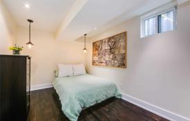 Townhome – Scarlett Road, Toronto, Ontario,  Canada for C$2,232,000