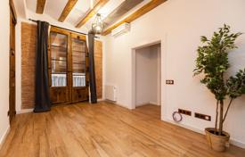 Luxury furnished apartment in a renovated historic building, in the Gothic Quarter, Barcelona, Spain for 460,000 €