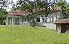 Villa with garden and garage, 10 minutes from the center of Geneva, in Choulex, Geneva, Switzerland for 2,148,000 €