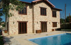 Villa made of natural stone in a picturesque village for 596,000 €