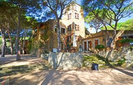 Aristocratic manor on the first line from the sea in Calella de Palafrugell, Catalonia, Spain for 16,000 € per week