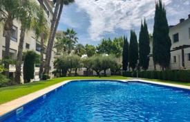 Bright apartment with a terrace near the beach, Castel Platja d'Aro, Spain for 385,000 €