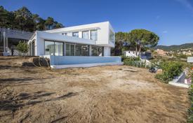 New three-storey house with sea and mountain views in Cabrils, Costa del Maresme, Spain for 1,450,000 €