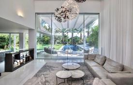 Luxurious house in an excellent and quiet location close to the sea, Herzliya, Israel for $16,479,000