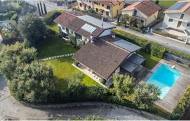 Exclusive villa with a private pool, a garden and a garage in Lonato del Garda, Lombardy, Italy for 1,590,000 €