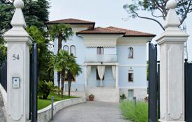 Spectacular villa with a pool close to the lake, Desenzano del Garda, lake Garda, Italy for 6,500,000 €