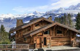 Beautiful chalet with a panoramic view of the mountains, 50 meters from the ski lift, Megeve, France for 16,000 € per week