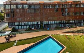 Bright apartment in a residential complex with a swimming pool and a gym, Istanbul, Turkey for $308,000