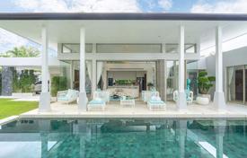 Furnished villa with a pool for $1,340,000