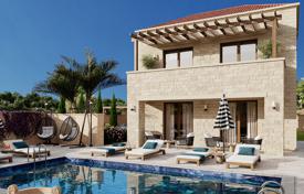 Under construction: stone villa project with swimming pool for 770,000 €