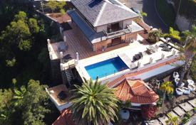 Wooden three-storey villa with stunning views in El Sauzal, Tenerife, Spain for 995,000 €