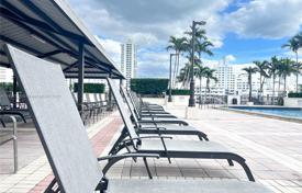 Condo – Pine Tree Drive, Miami Beach, Florida,  USA for $535,000