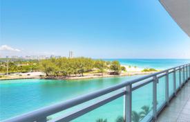 Sunny two-bedroom apartment on the first line of the ocean in Bal Harbour, Florida, USA for 1,722,000 €