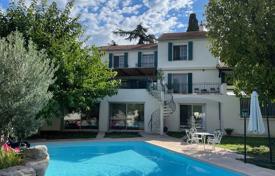 Townhome – Arles, Bouches-du-Rhône, Provence - Alpes - Cote d'Azur,  France for 1,390,000 €