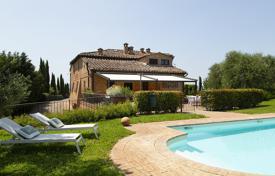 Ancient villa with pools and spa, Pienza, Italy for 2,750,000 €