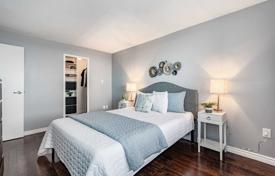 Apartment – Lake Shore Boulevard West, Etobicoke, Toronto,  Ontario,   Canada for C$817,000