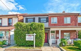 Terraced house – Dufferin Street, Toronto, Ontario,  Canada for C$1,273,000