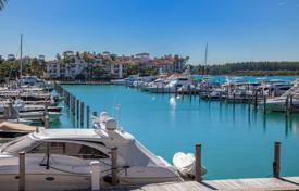 Apartment overlooking the port and golf course in Fisher Island, Florida, USA for $1,150,000